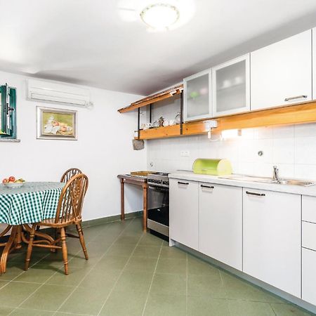 1 Bedroom Gorgeous Apartment In Lovran Ngoại thất bức ảnh