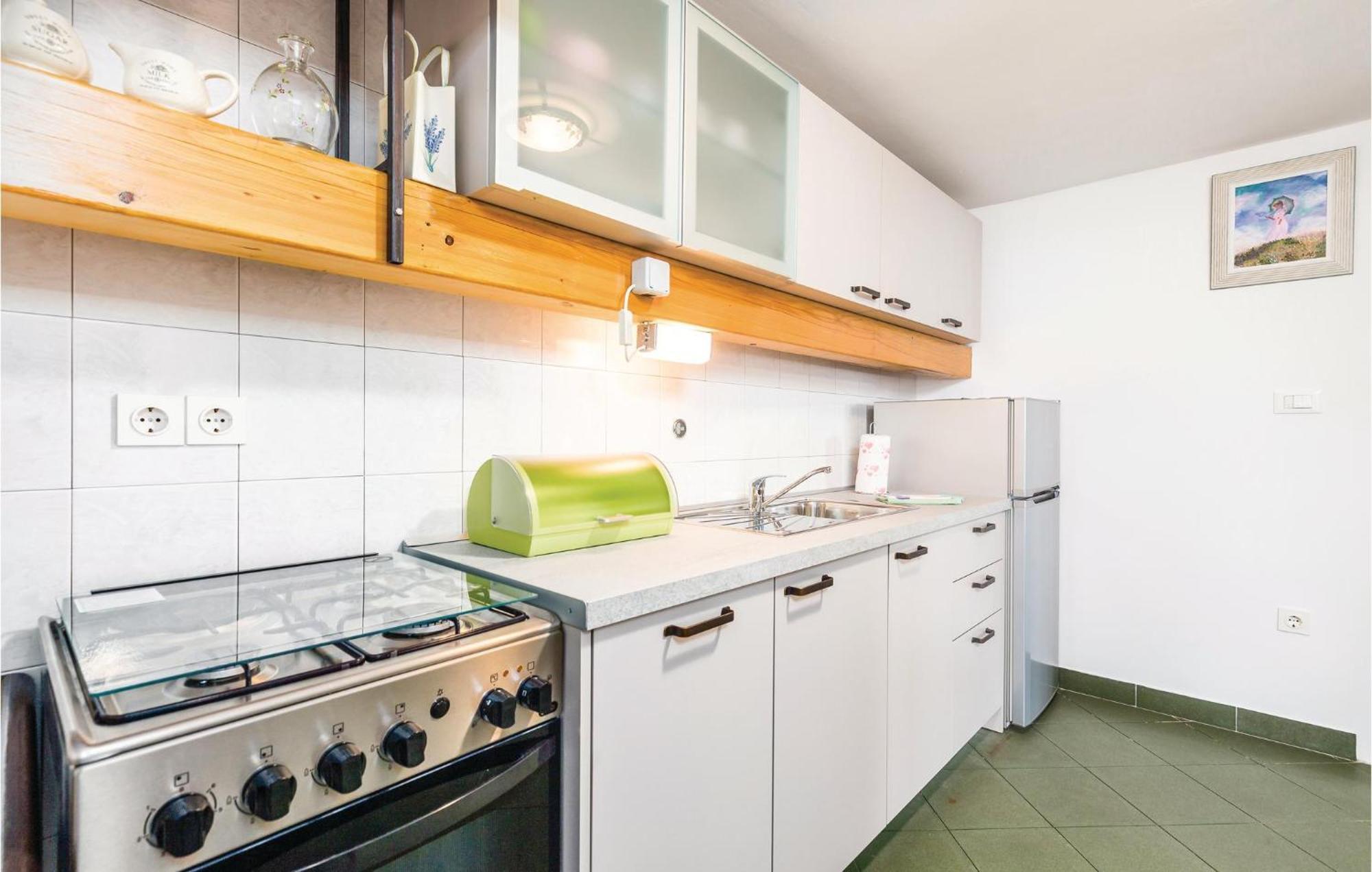 1 Bedroom Gorgeous Apartment In Lovran Ngoại thất bức ảnh