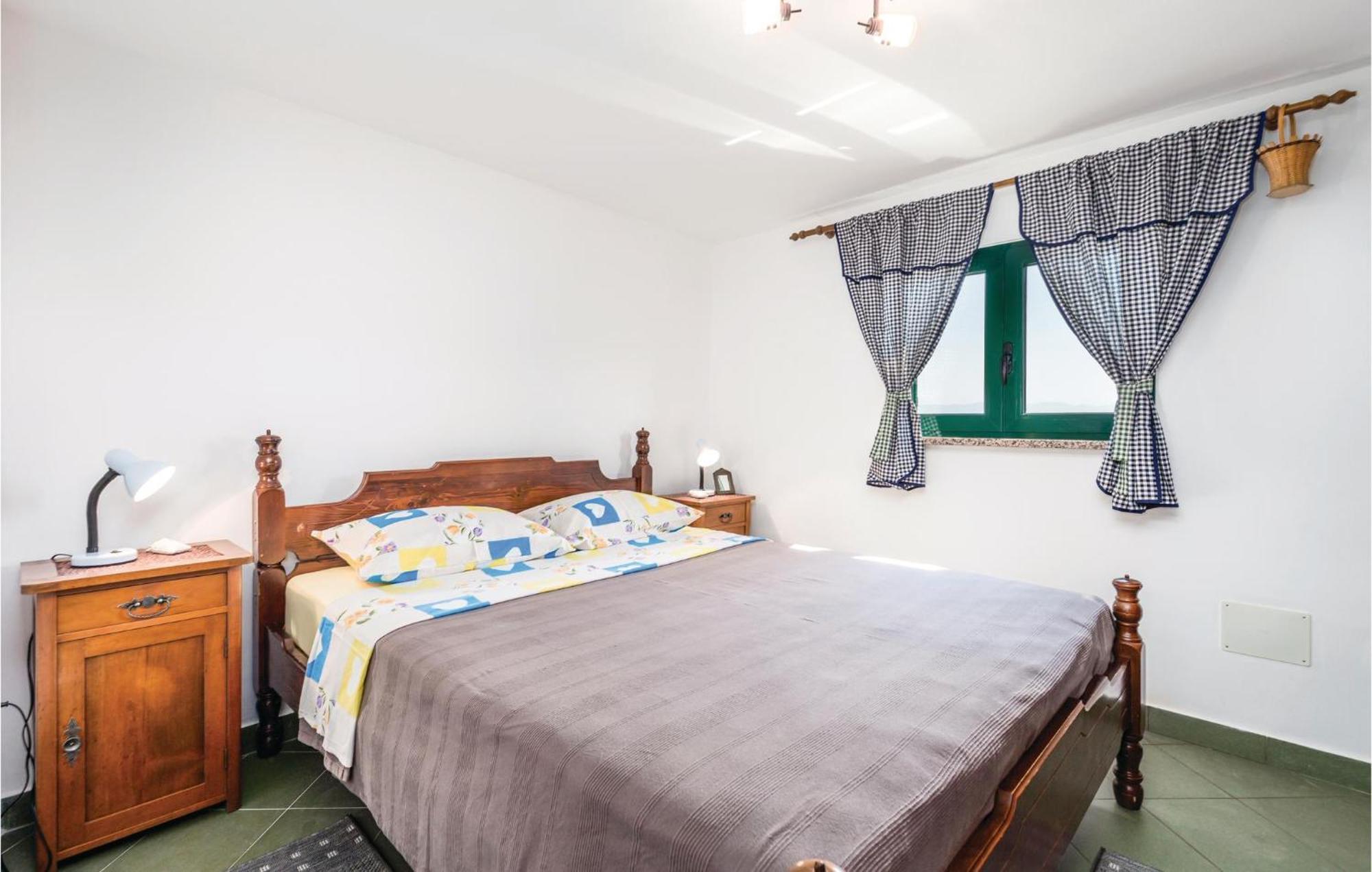 1 Bedroom Gorgeous Apartment In Lovran Ngoại thất bức ảnh