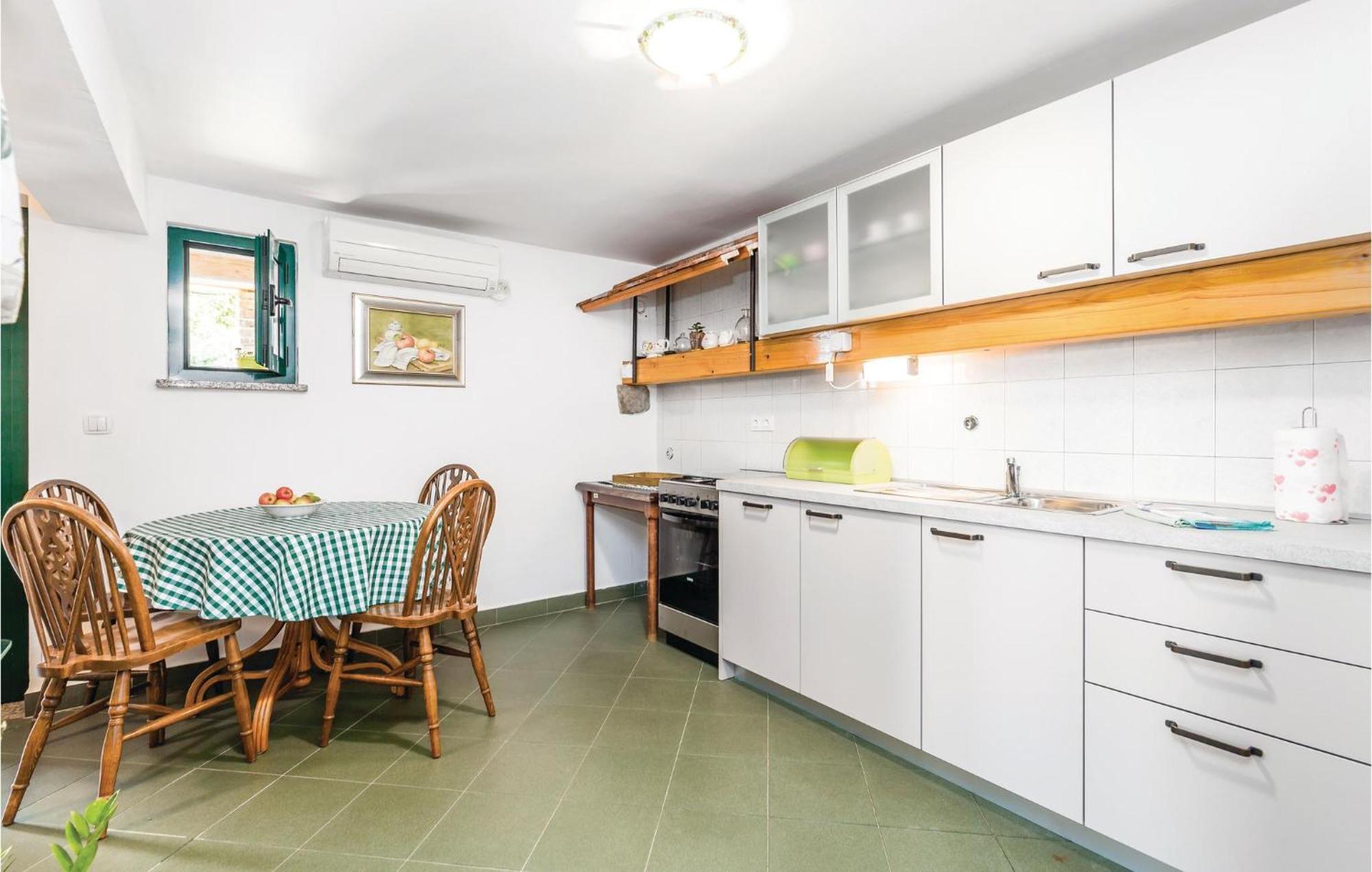 1 Bedroom Gorgeous Apartment In Lovran Ngoại thất bức ảnh